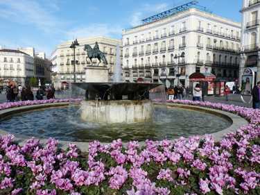 Turer til Madrid buss, tog, fly, samkjøring billige billetter og priser