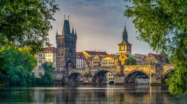 Billig reise til Praha med tog, buss og fly